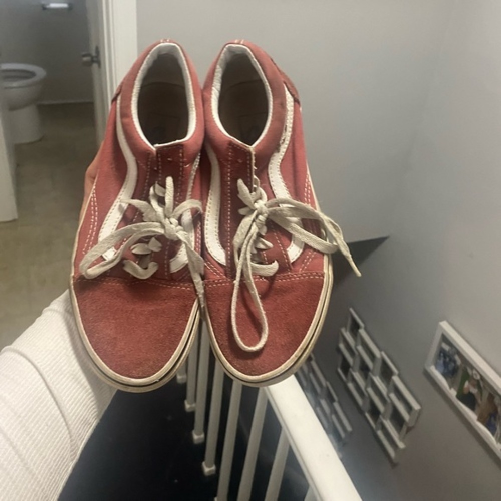 Vans low top burgundy women’s 6
